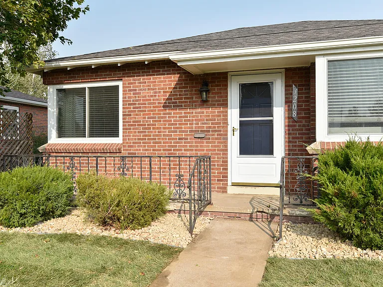 3208 Niagara St — Photo 5