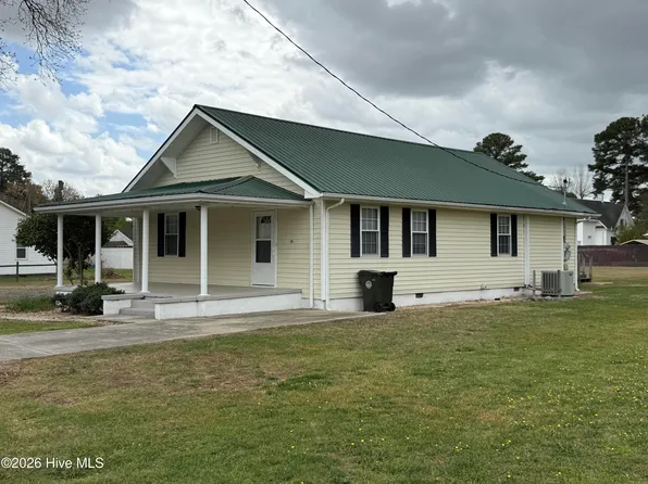 511 W Station Street, Mount Olive, NC 28365