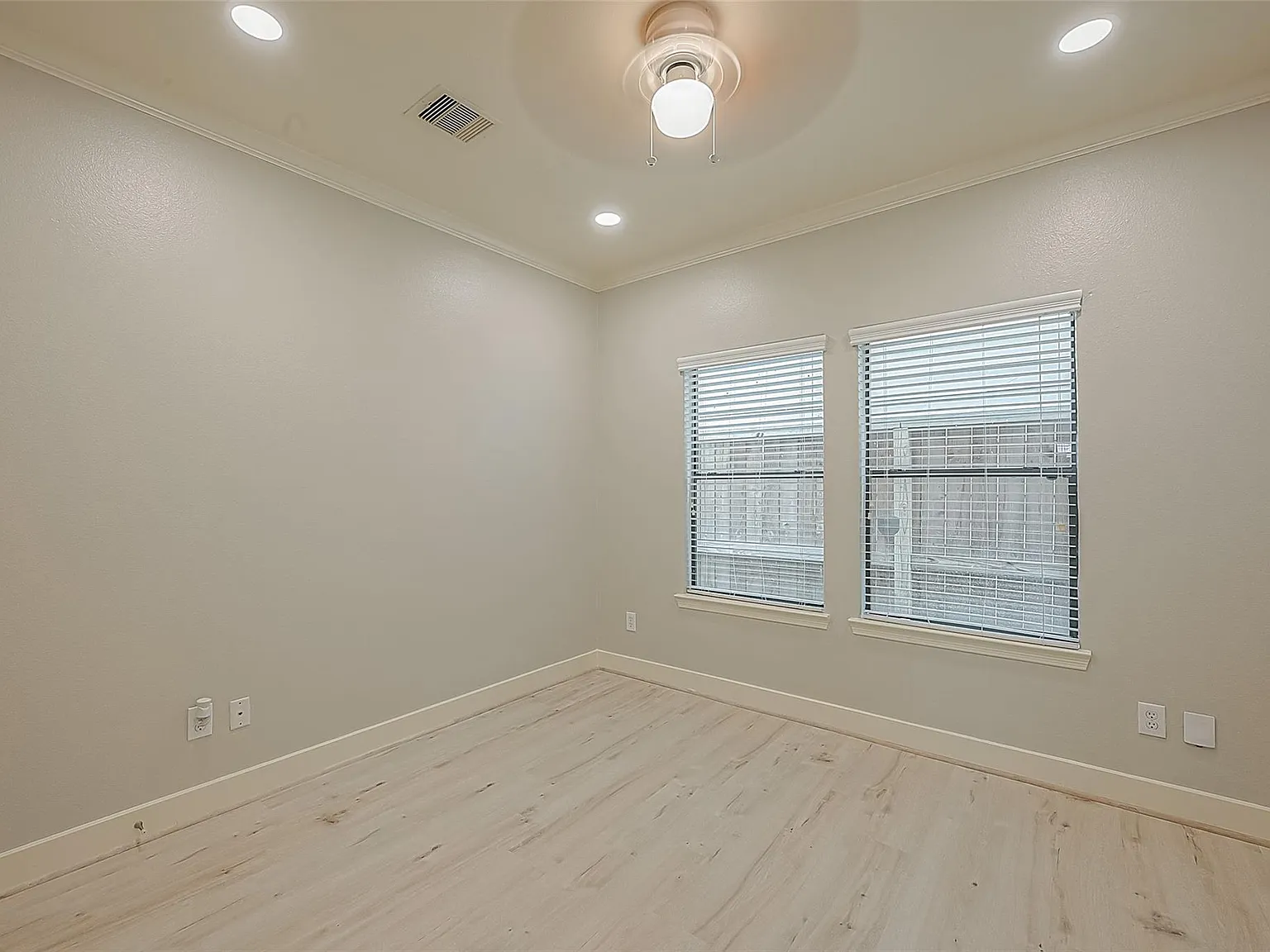 4406 Schuler St — Photo 2