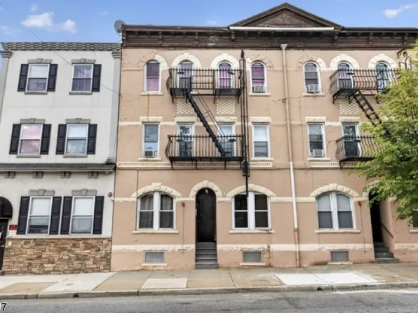 5 Monroe St APT 1, Passaic, NJ 07055