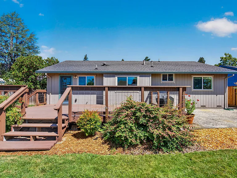 2020 Rivera Dr — Photo 29