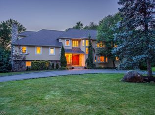 12 Coventry Rd, Livingston, NJ 07039