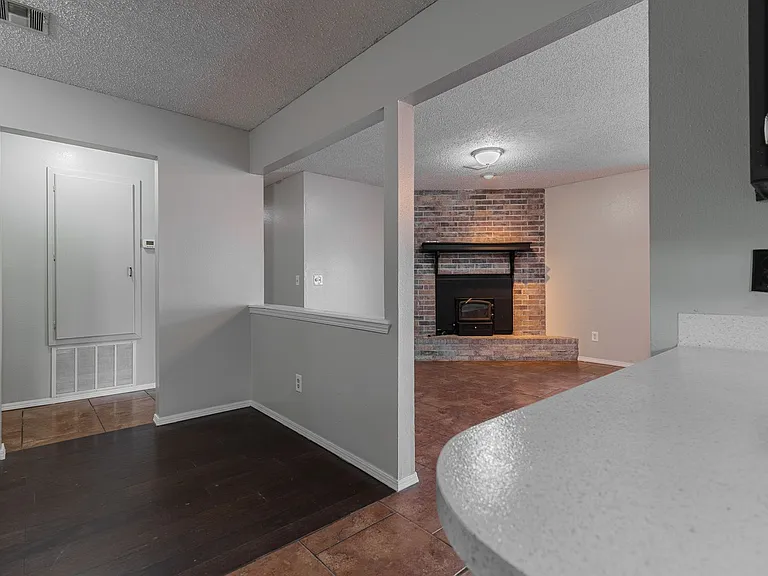 821 Peregrine Dr — Photo 15