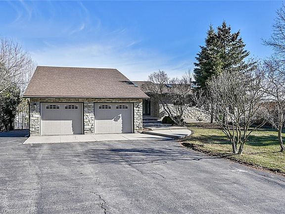 2nd image of 233 Green Mountain Rd E