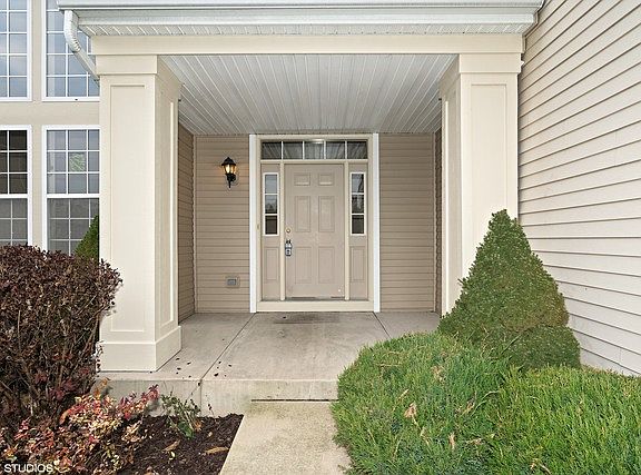2nd image of 24404 S Glenbrook Ct
