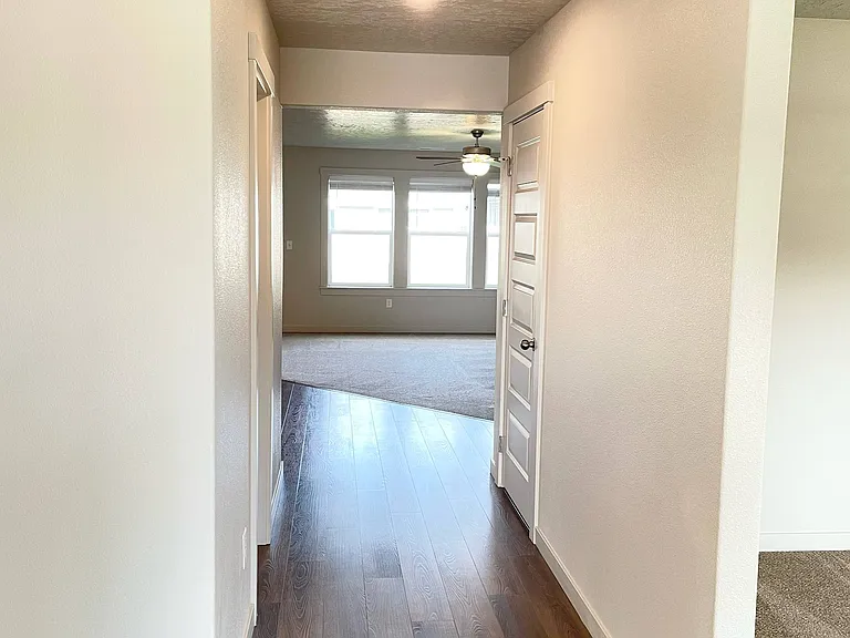 236 W Wausau St — Photo 18