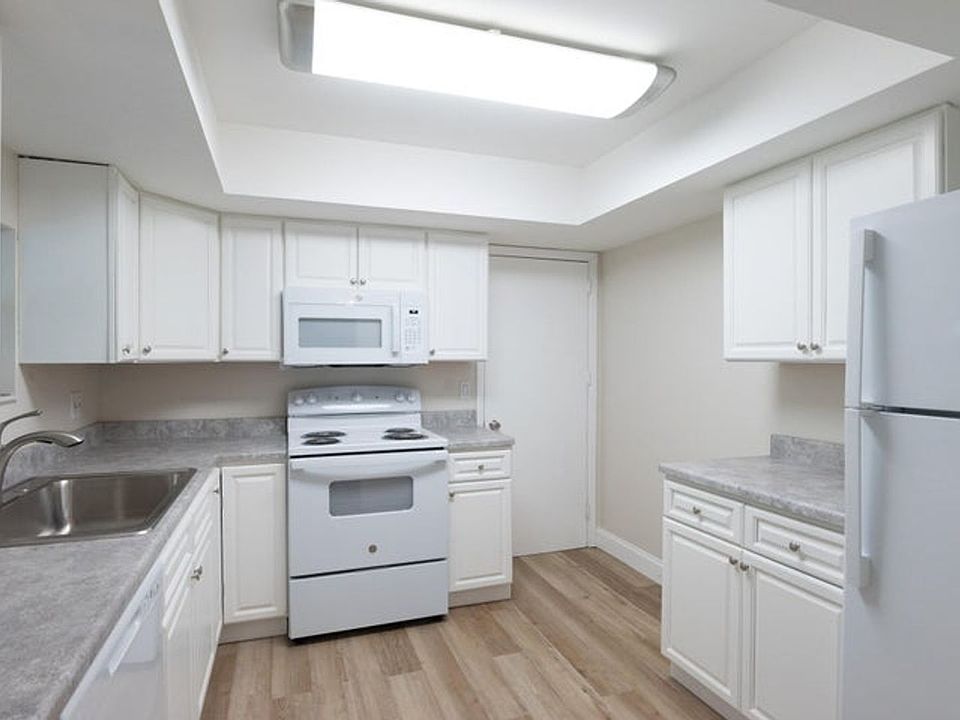 1st image of 308 Park Ave
