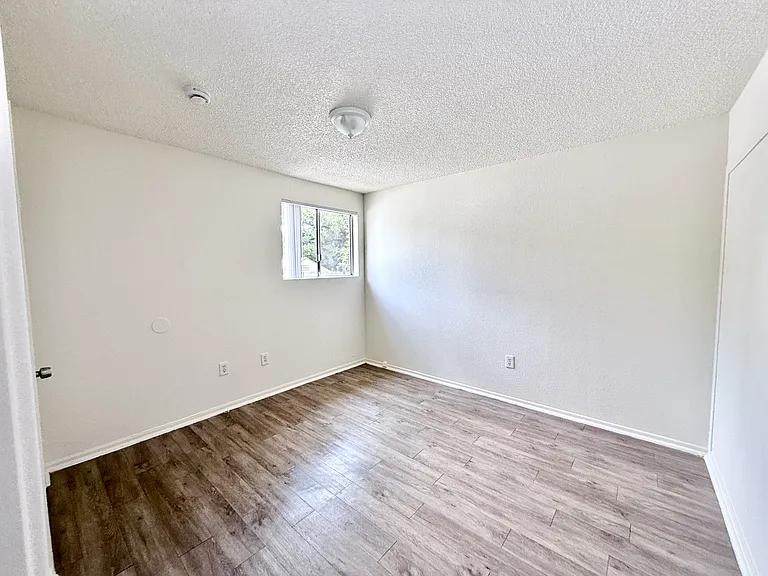 6714 Troost Ave #L — Photo 12