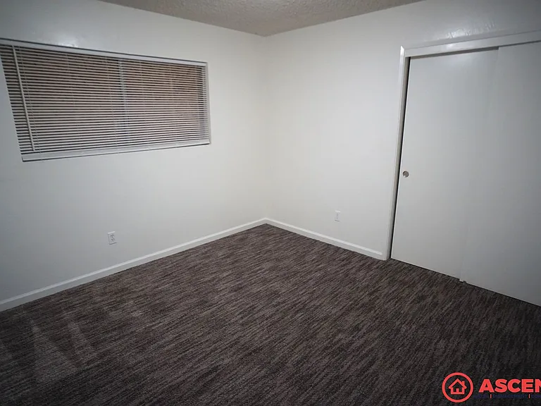 209 E. Warren Ave — Photo 11
