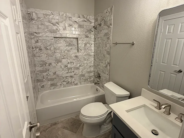 3469 Howell St — Photo 12