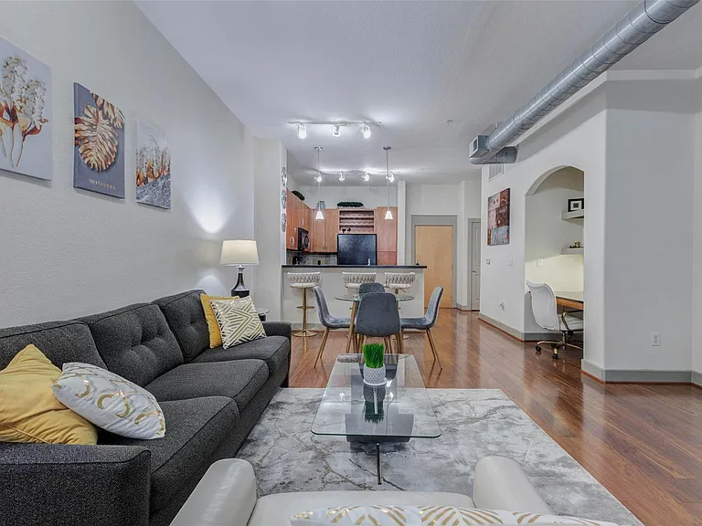 1901 Post Oak Blvd #1106 — Photo 13