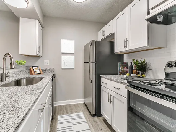 Element Urbandale, 3650 Patricia Dr #3600-21, Urbandale, IA 50322