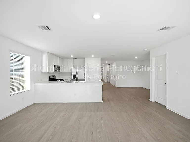 25585 Rose Creek Dr — Photo 10