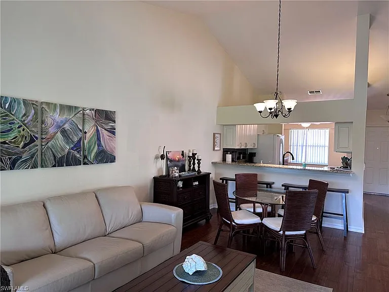 321 Robin Hood Cir #201 — Photo 2