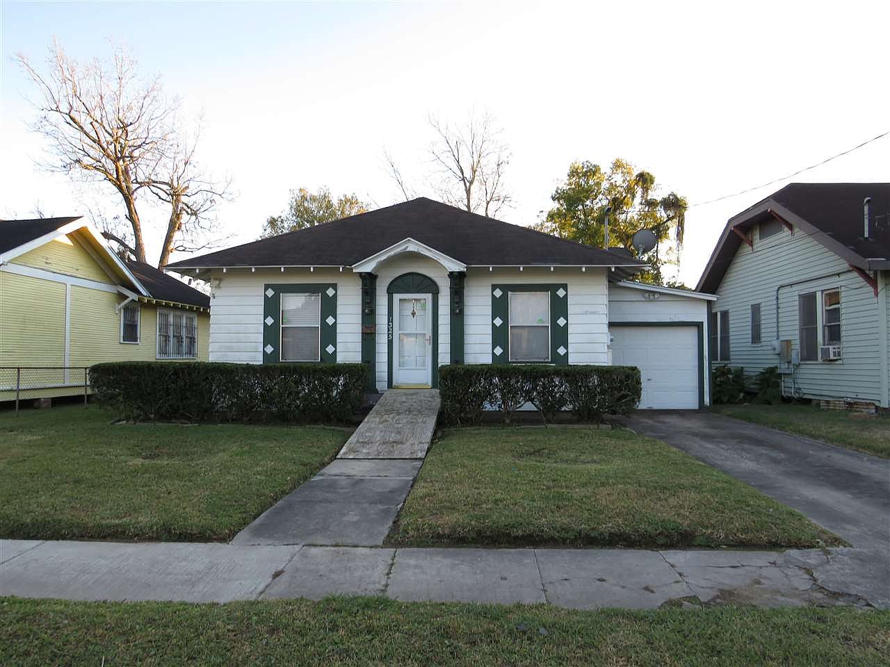 1325 Bolivar St Beaumont TX 77701 Zillow