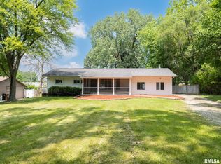 527 W Forrest Lawn Ave, Peoria, IL