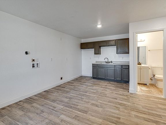 4th image of 4521 Highland Ave #103