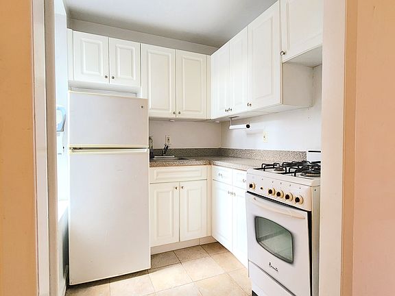 2nd image of 312 E 93rd St APT 5A
