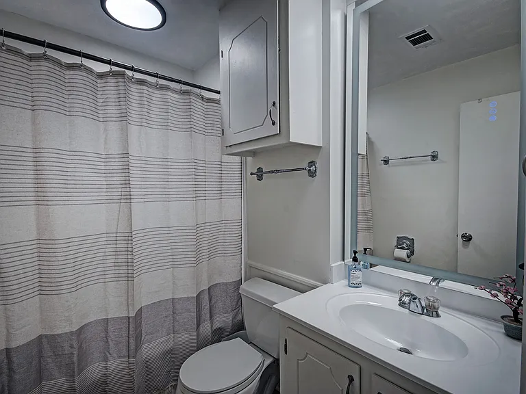 104 Bay Harbour Pl — Photo 13