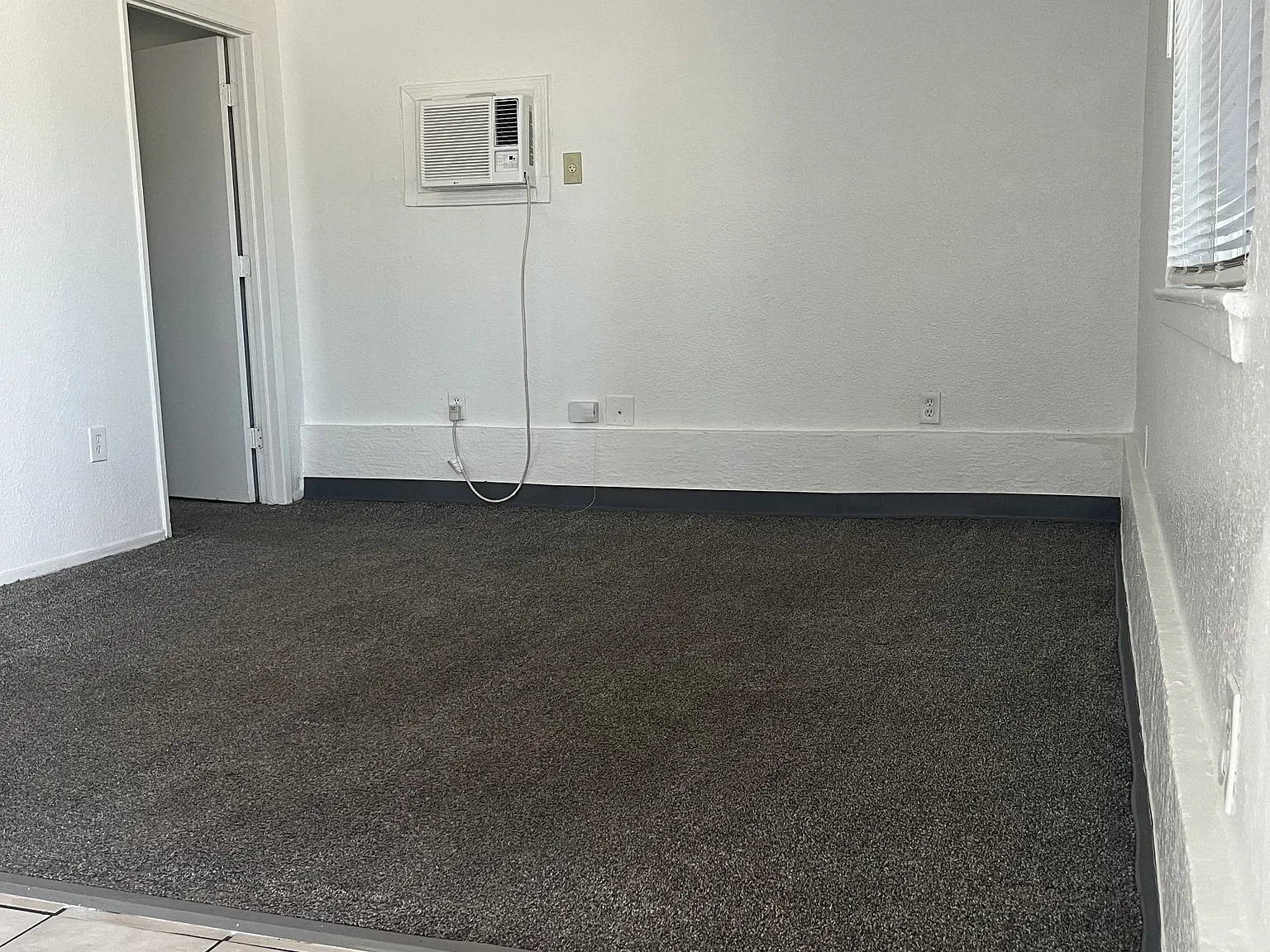 1115 Holly Avenue #B - B — Photo 4