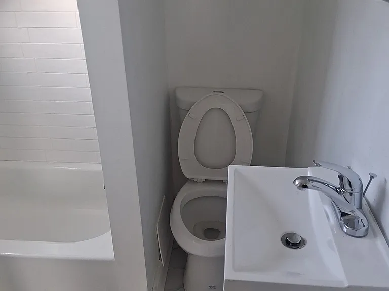 4617 Wayne Ave #6 — Photo 11