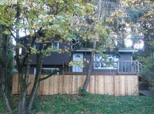 7310 SE Thorburn St, Portland, OR 97215