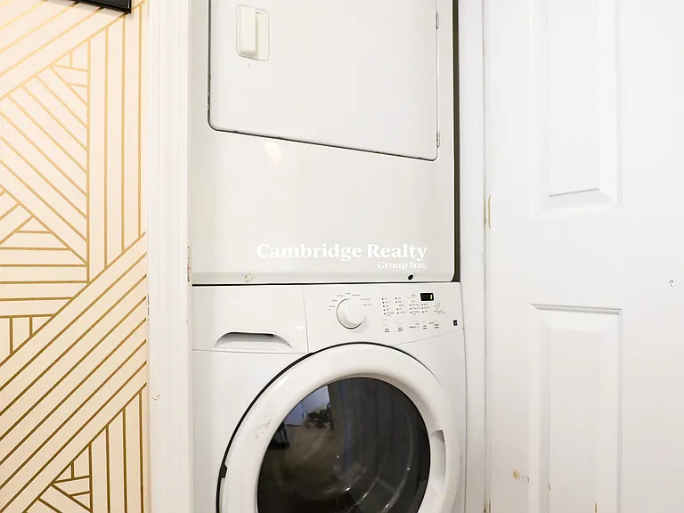 168 Newton St #4T — Photo 8
