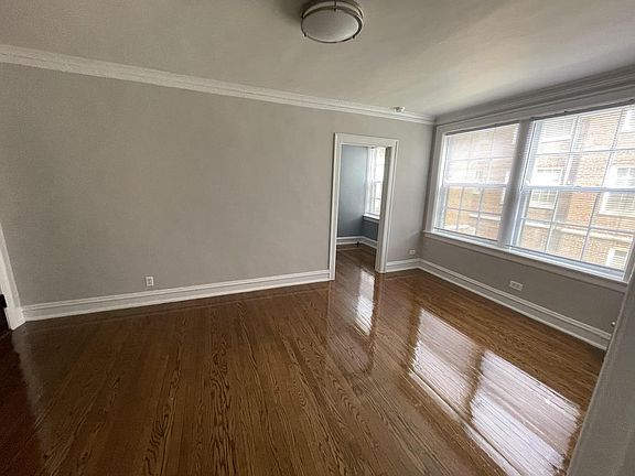 2nd image of 1716 W Albion Ave #K1