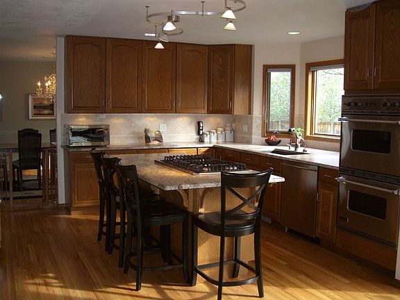 5th image of 554 Manorwood Ln