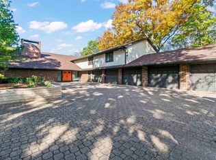 3250 W Westport Rd, Peoria, IL 61615