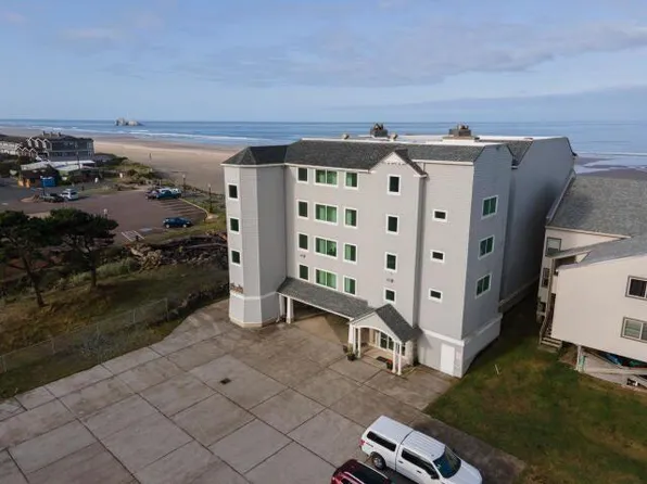 115 N Miller St #103, Rockaway Beach, OR 97136