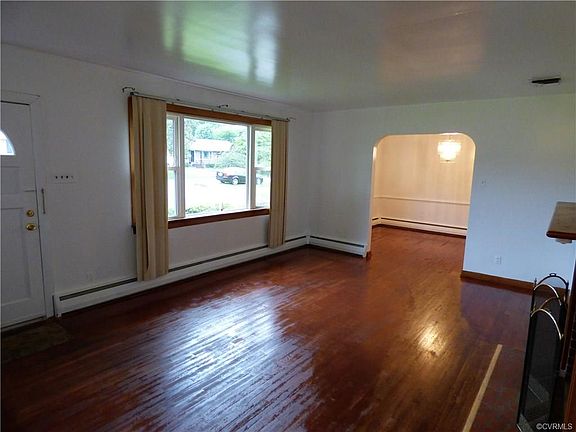 4th image of 7601 Montrose Ave
