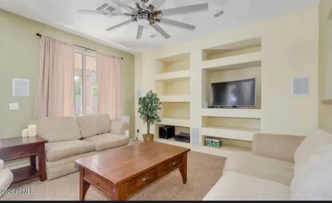 3 bed, 1436 sqft, $1,950 — Photo 4
