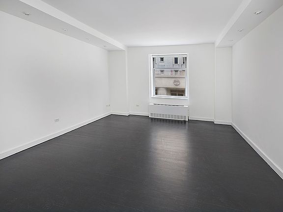 2nd image of 100 W 58th St APT 4E