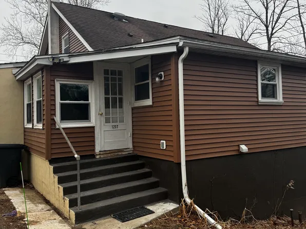 1237 Water St, East Greenville, PA 18041