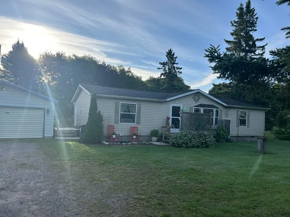 4235 S Riverside Dr, Sault Sainte Marie, MI 49783