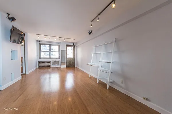 Rented by Corcoran | media 6