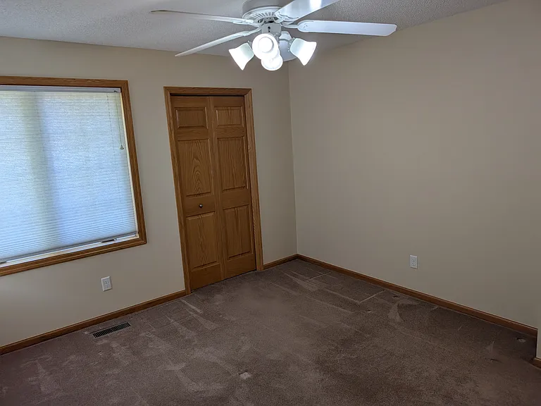 5518 Lachman Ave NE — Photo 20