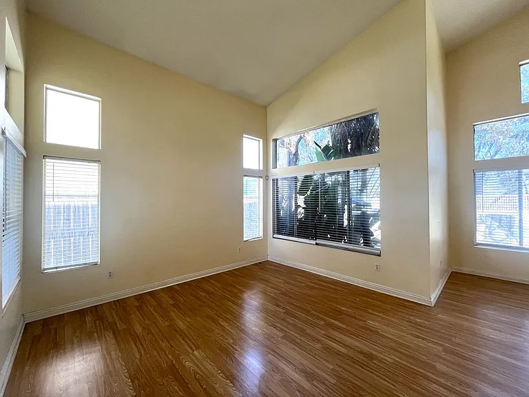 635 Shenandoah Rd — Photo 12