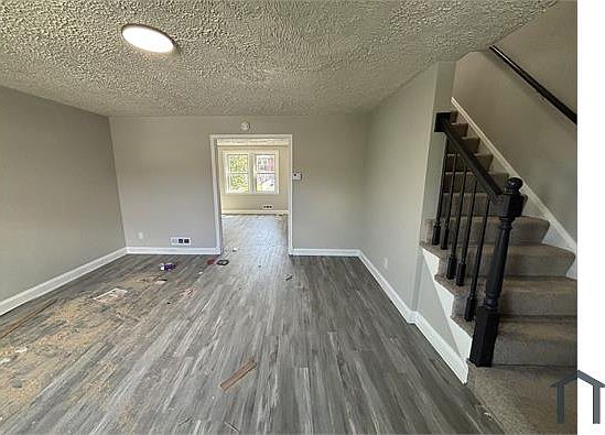 5th image of 3703 Ravenwood Ave