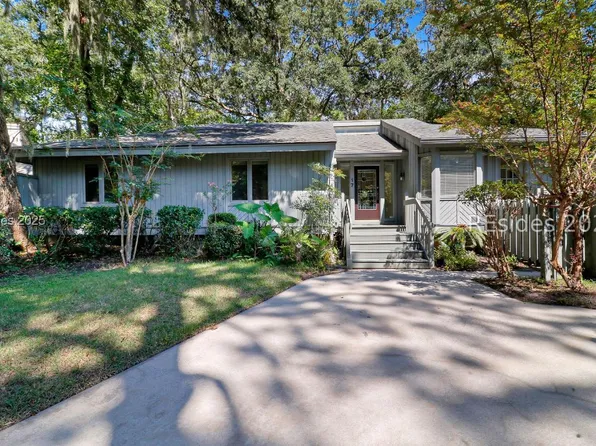 17 Dewberry Ln, Hilton Head Island, SC 29928