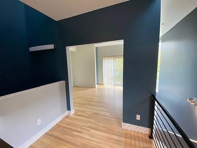 2523 Lawrence St — Photo 15