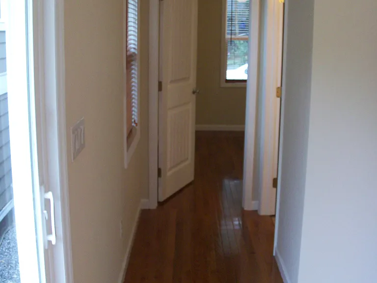 77 Larchmont Rd — Photo 11