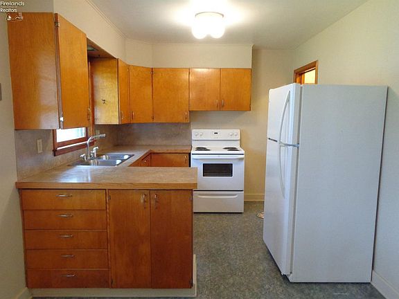 3rd image of 2207 Stahlwood Dr