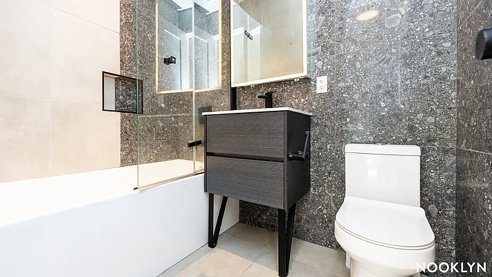 Rented by Nooklyn NYC LLC | media 21