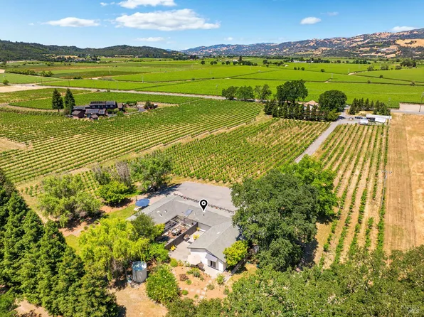 725 Lytton Station Rd, Healdsburg, CA 95448