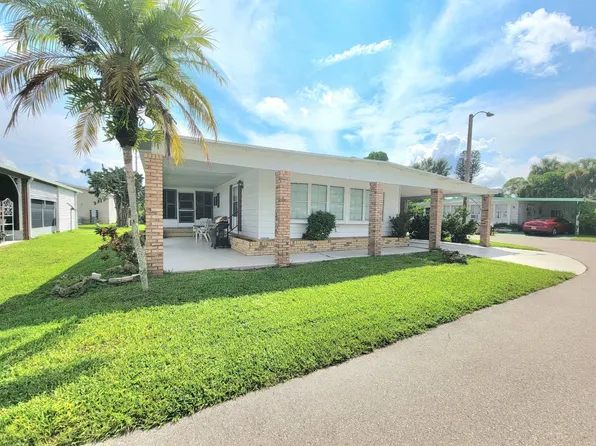 124 Doubloon Dr, North Fort Myers, FL 33917