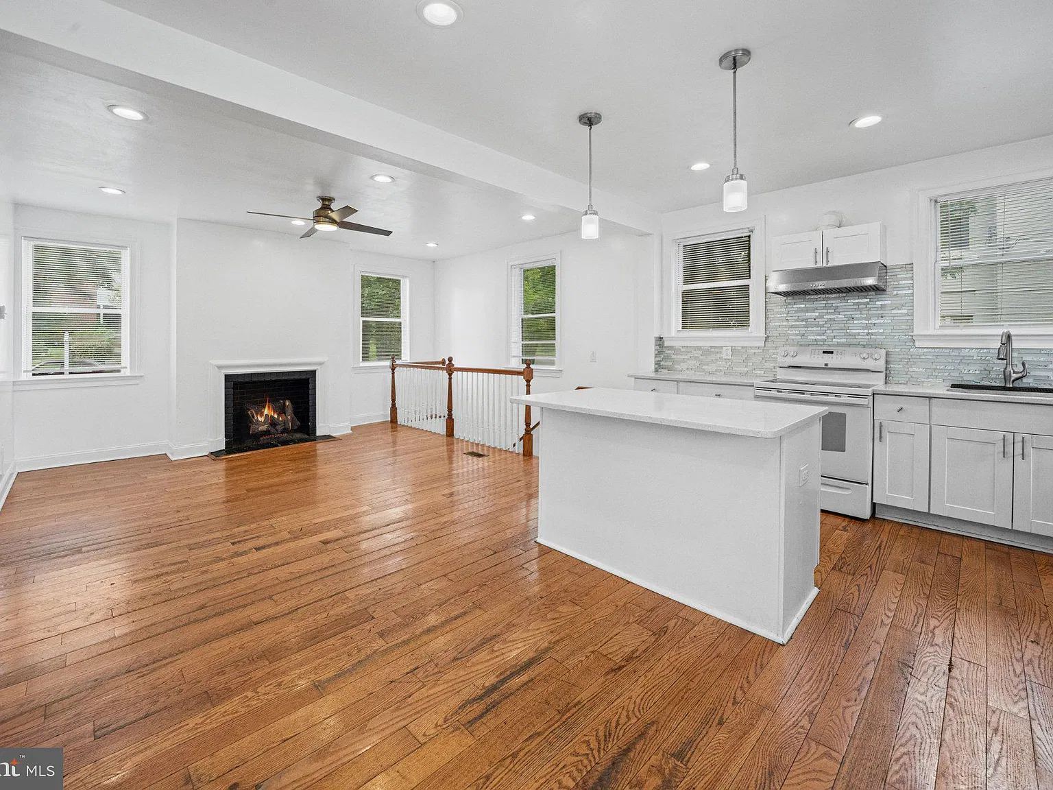 4 bed, 3.5 bath, 3135 sqft, $3,000 — Photo 4