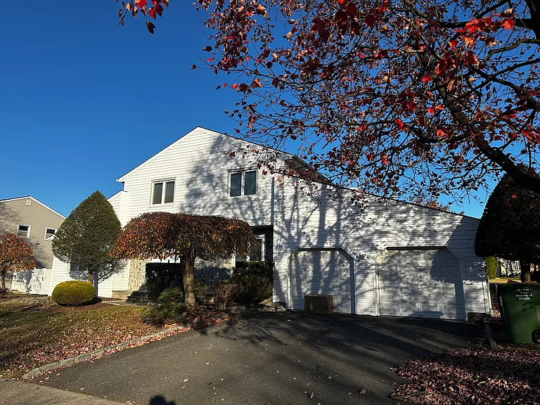 15 Sinclair Rd — Photo 2