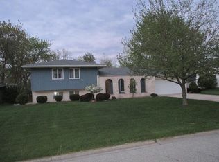 2231 Meadow Ln, Schererville, IN 46375